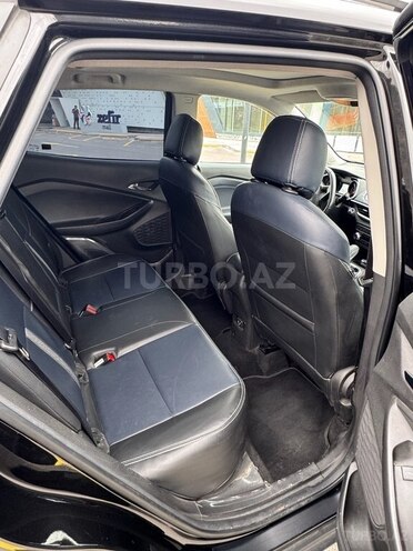 Chevrolet Tracker-7