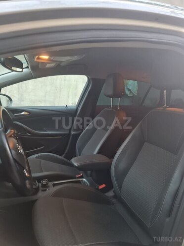 Opel Astra 2018, 217,500 km - 1.6 l - Bakı
