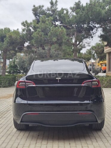 Tesla Model Y-7