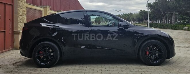 Tesla Model Y-6