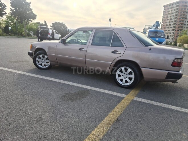 Mercedes E 200 1994, 287,000 km - 2.0 l - Bakı