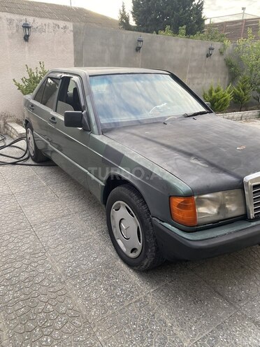 Mercedes 190-4