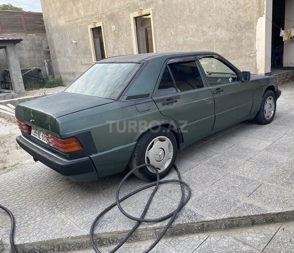 Mercedes 190-2