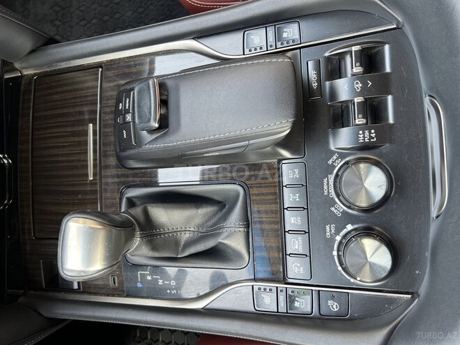 Lexus LX 570-13
