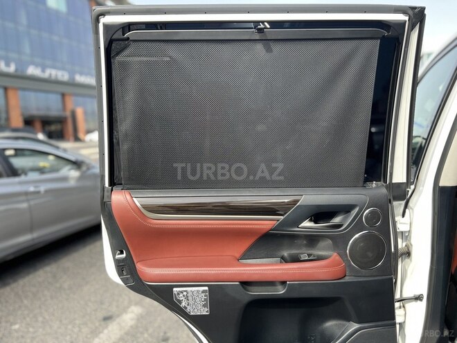 Lexus LX 570-20