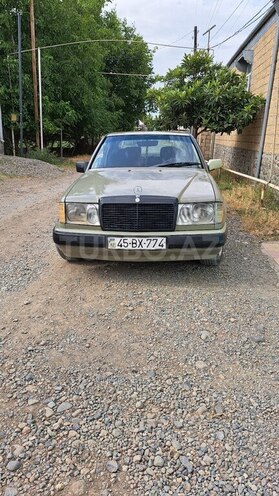 Mercedes E 230 1987, 258,000 km - 2.3 l - Gəncə