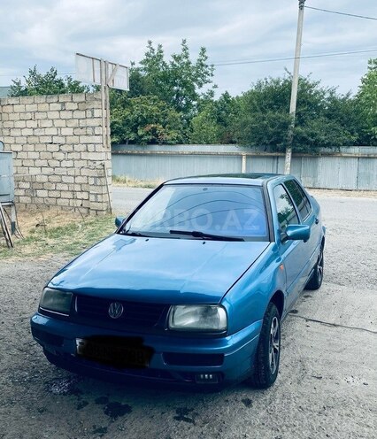 Volkswagen Vento 1994, 214,076 km - 1.8 л - Bərdə