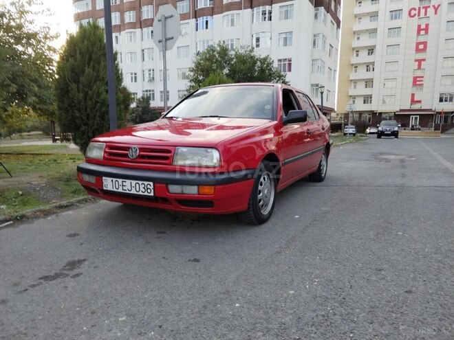 Volkswagen Vento 1995, 290,000 km - 1.9 l - Qəbələ