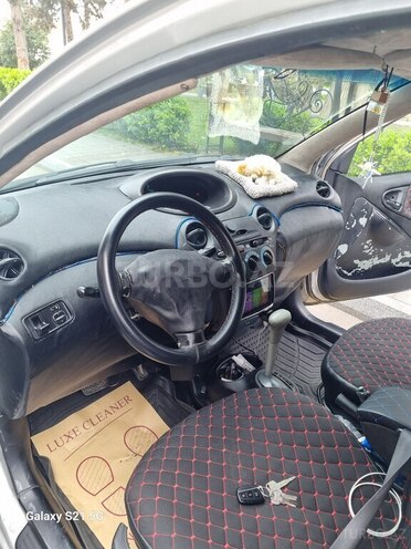 Toyota Vitz 2000, 299,999 km - 1.0 l - Bakı