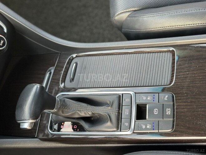 Kia K5-10