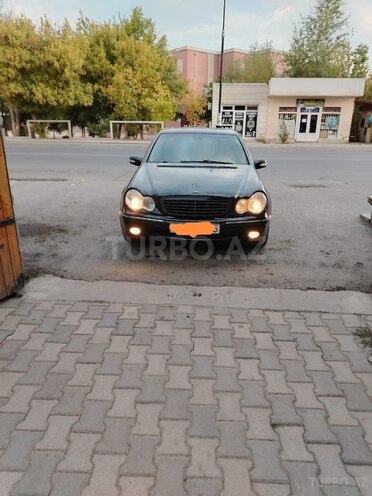 Mercedes C 240 2003, 200,000 km - 2.4 l - Sabirabad