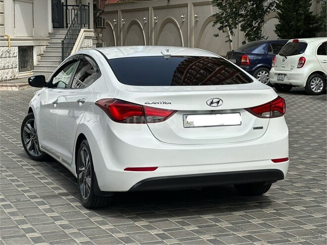 Hyundai Elantra-6