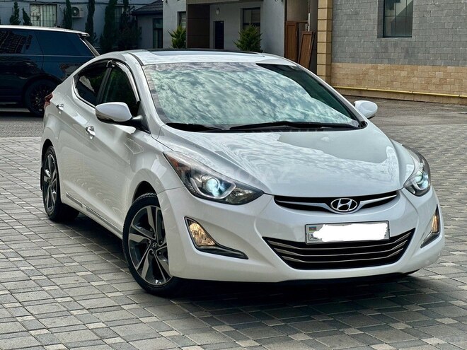 Hyundai Elantra-3