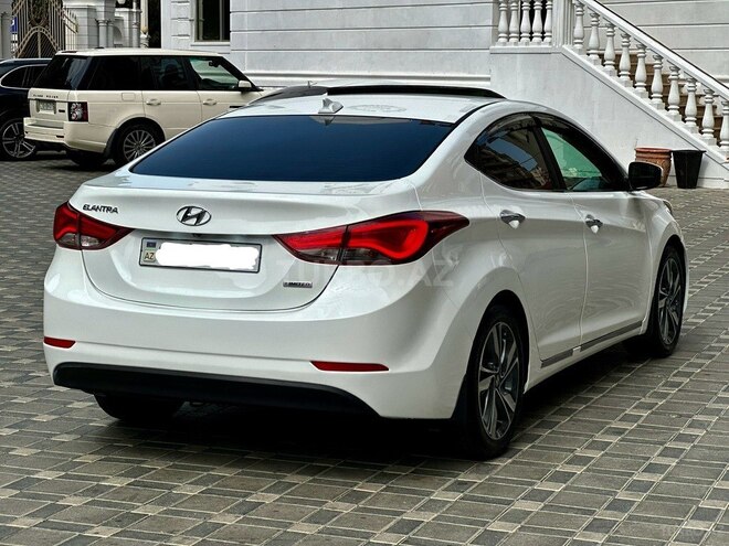 Hyundai Elantra-9