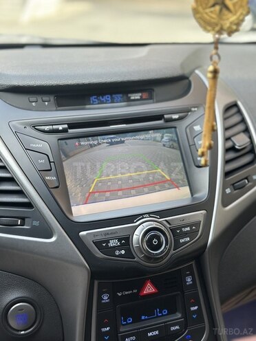 Hyundai Elantra-18