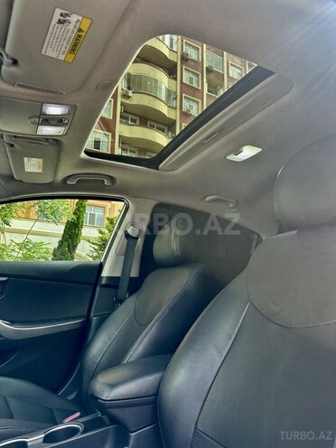 Hyundai Elantra-14