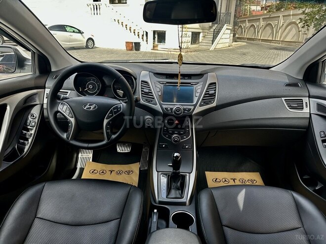 Hyundai Elantra-20
