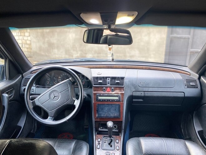 Mercedes C 230 1997, 333,000 km - 2.3 l - Bakı