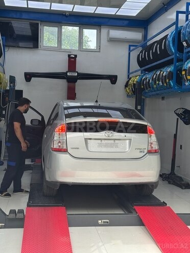 Toyota Prius-8