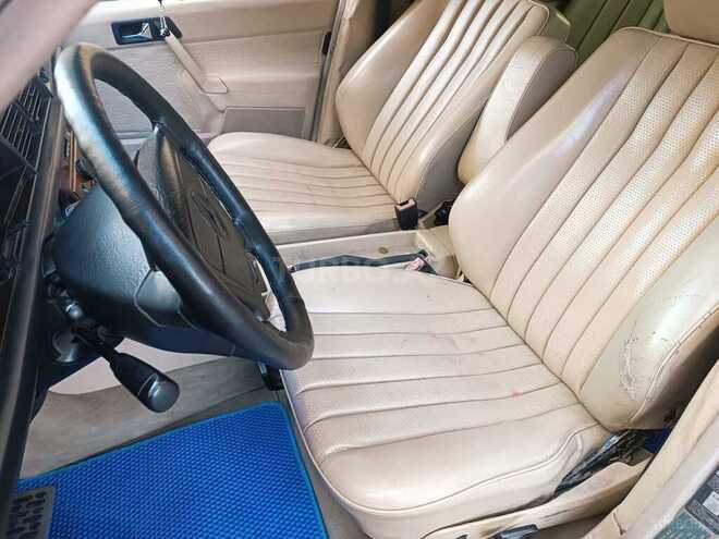 Mercedes 190 1993, 296,858 km - 2.0 л - Bakı