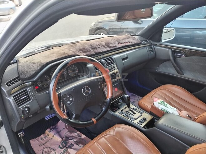 Mercedes E 270 2000, 238,000 km - 2.7 l - Bakı