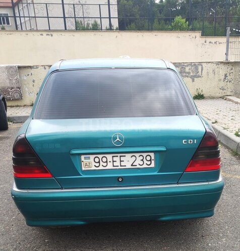 Mercedes C 220 d-5