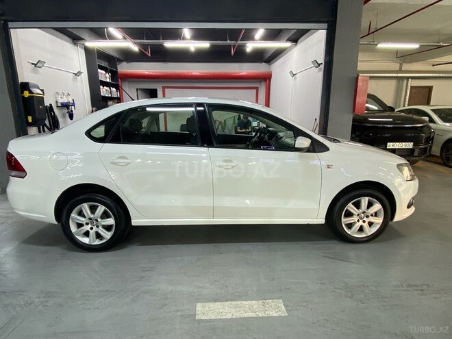 Volkswagen Polo 2013, 166,750 km - 1.6 l - Bakı