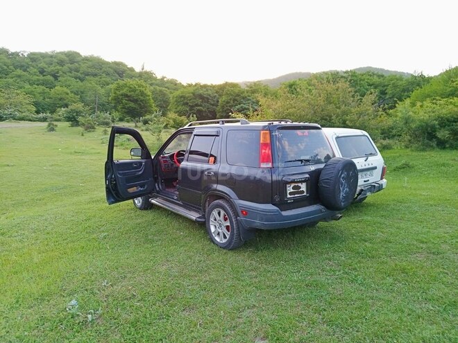 Honda CR-V 1999, 300,000 km - 2.0 l - Quba