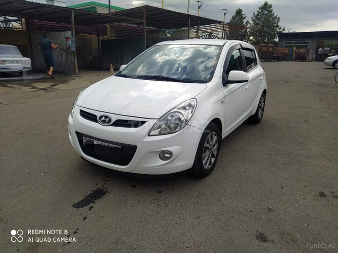 Hyundai i20 2011, 244,000 km - 1.4 l - Gəncə