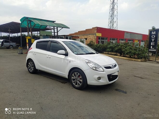 Hyundai i20 2011, 244,000 km - 1.4 l - Gəncə