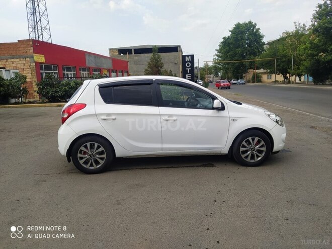 Hyundai i20 2011, 244,000 km - 1.4 l - Gəncə
