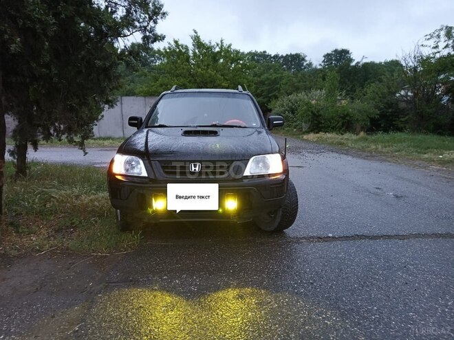 Honda CR-V 1999, 300,000 km - 2.0 l - Quba