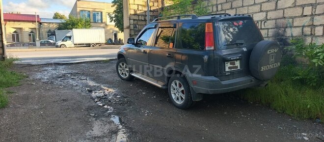Honda CR-V 1999, 300,000 km - 2.0 l - Quba
