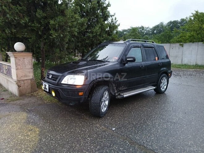Honda CR-V 1999, 300,000 km - 2.0 l - Quba
