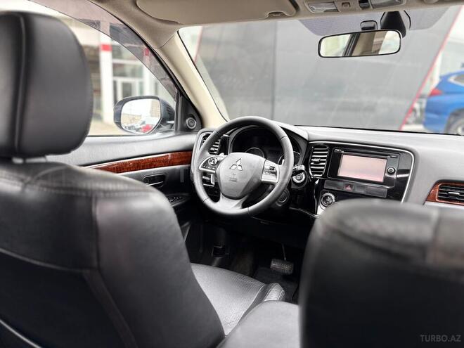 Mitsubishi Outlander-10