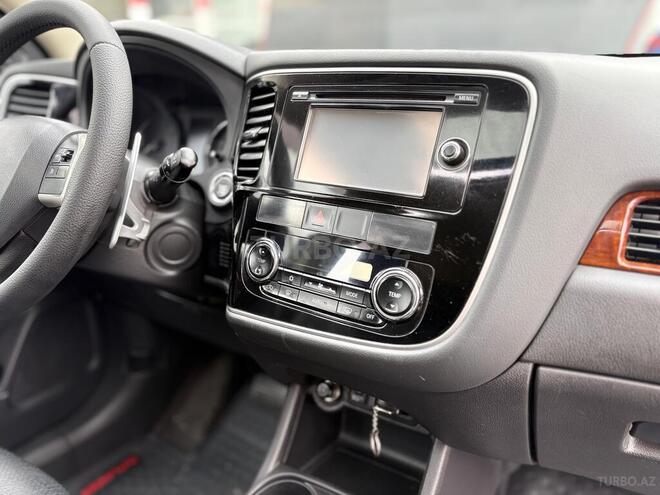 Mitsubishi Outlander-7