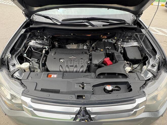Mitsubishi Outlander-15
