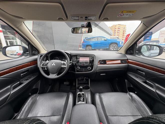 Mitsubishi Outlander-9