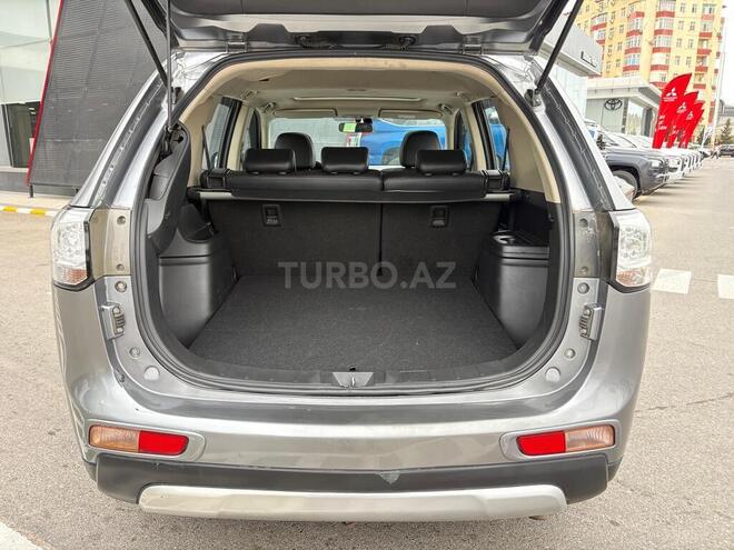 Mitsubishi Outlander-13