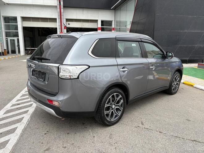 Mitsubishi Outlander-3