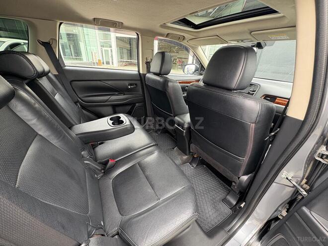 Mitsubishi Outlander-14