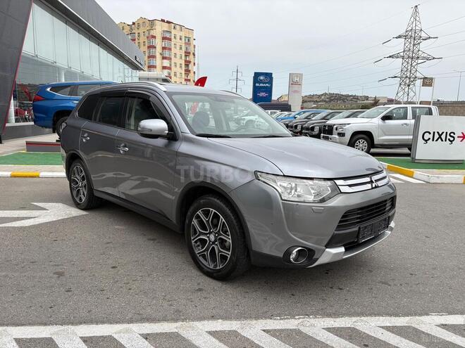 Mitsubishi Outlander-2