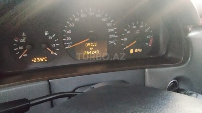 Mercedes E 240 1999, 264,500 km - 2.4 l - Bakı