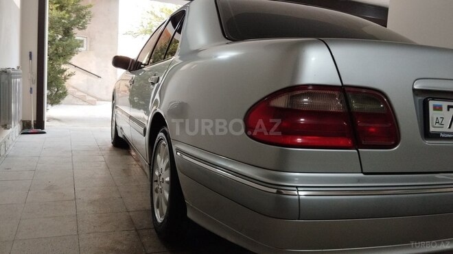 Mercedes E 240 1999, 264,500 km - 2.4 l - Bakı