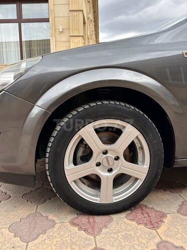 Opel Astra 2009, 260,000 km - 1.4 l - Gəncə