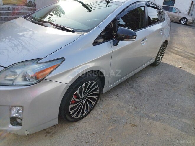 Toyota Prius-7