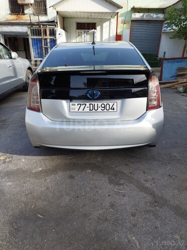 Toyota Prius-3