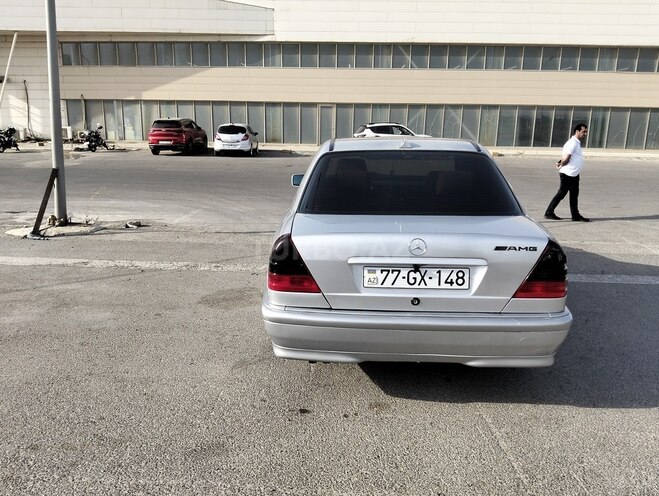 Mercedes C 200 2000, 270,000 km - 2.0 l - Bakı