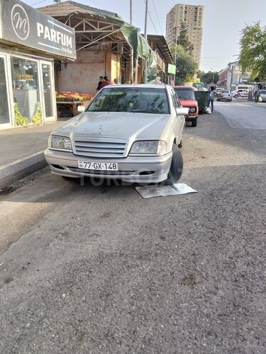 Mercedes C 200 2000, 270,000 km - 2.0 l - Bakı