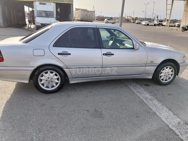 Mercedes C 200 2000, 270,000 km - 2.0 l - Bakı